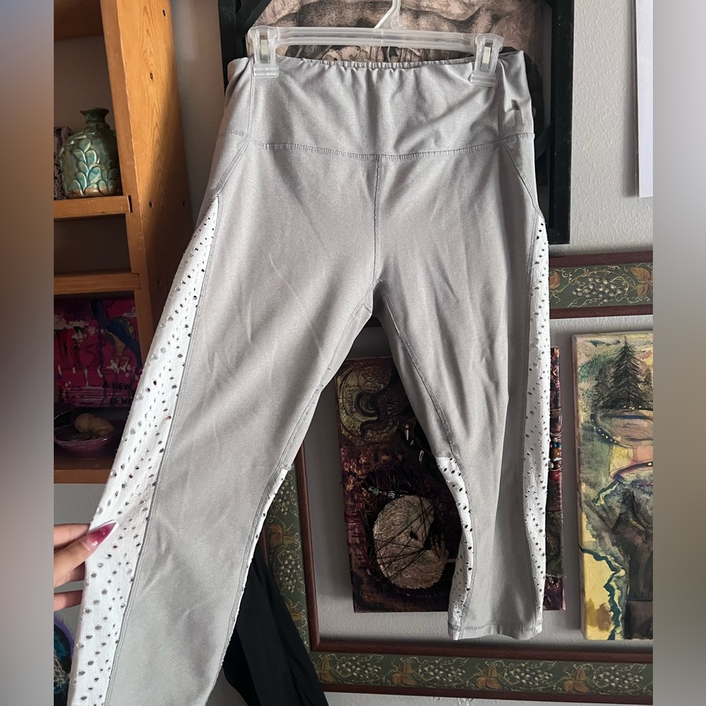 LOT OF 6- workout gym clothes medium/large - Picture 9 of 12